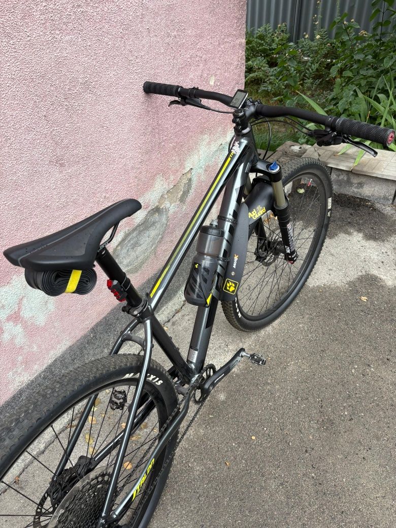 Продам велосипед GIANT TALON