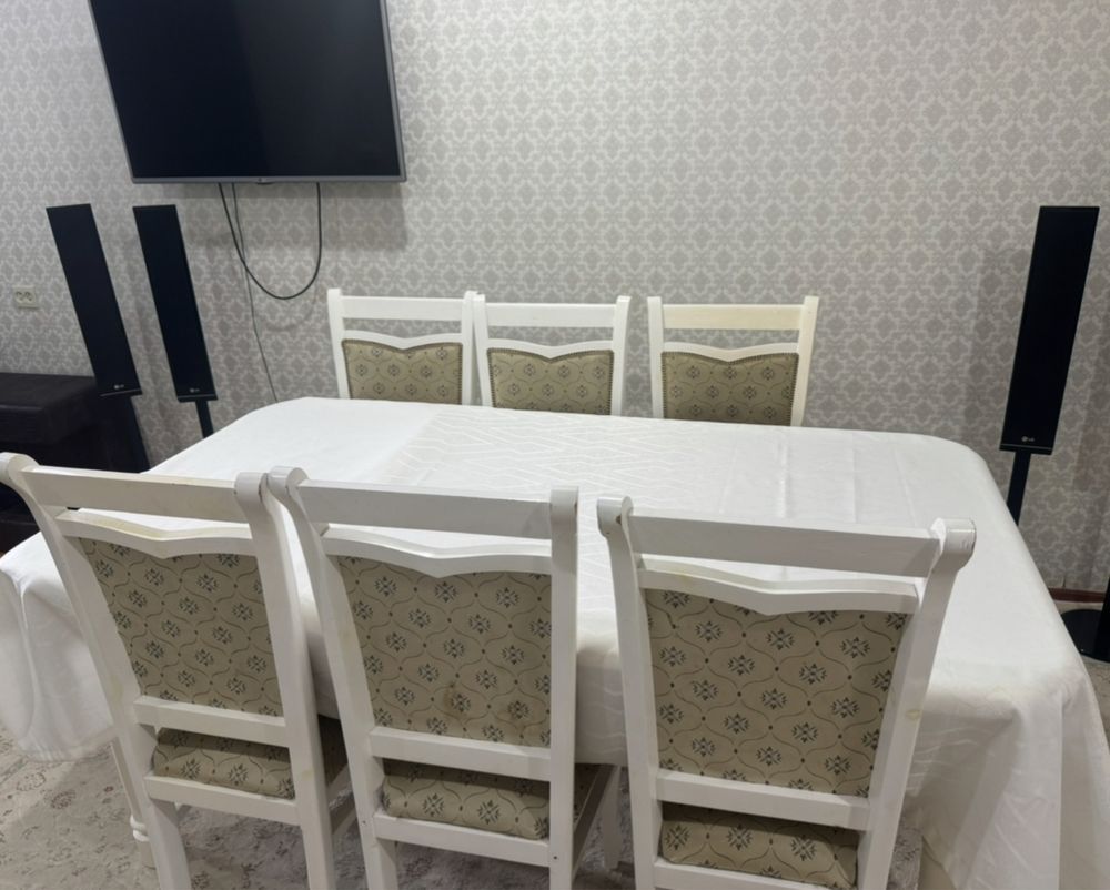 Продам стол со стульями 6 штук