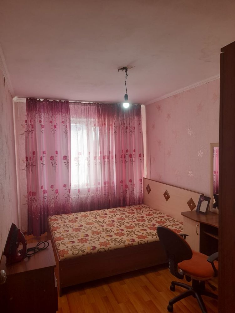 Сдам 2-х комн. кв. в центре , около БЦ Бабас, 4 этаж.