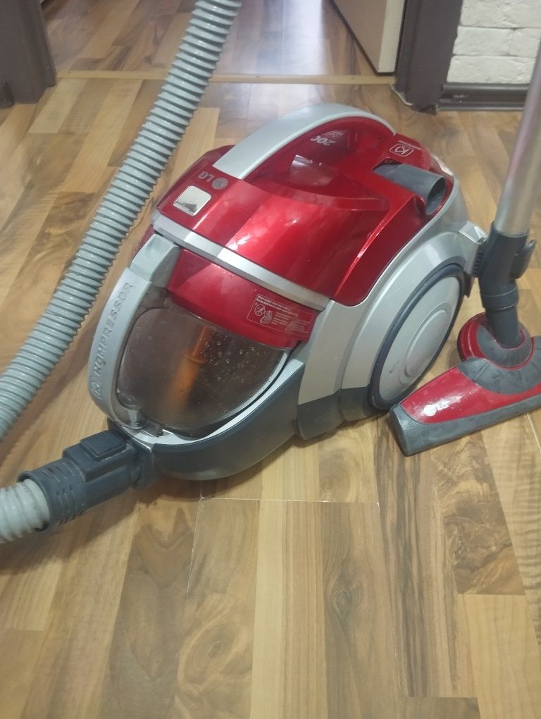 Продам пылесос рабочий