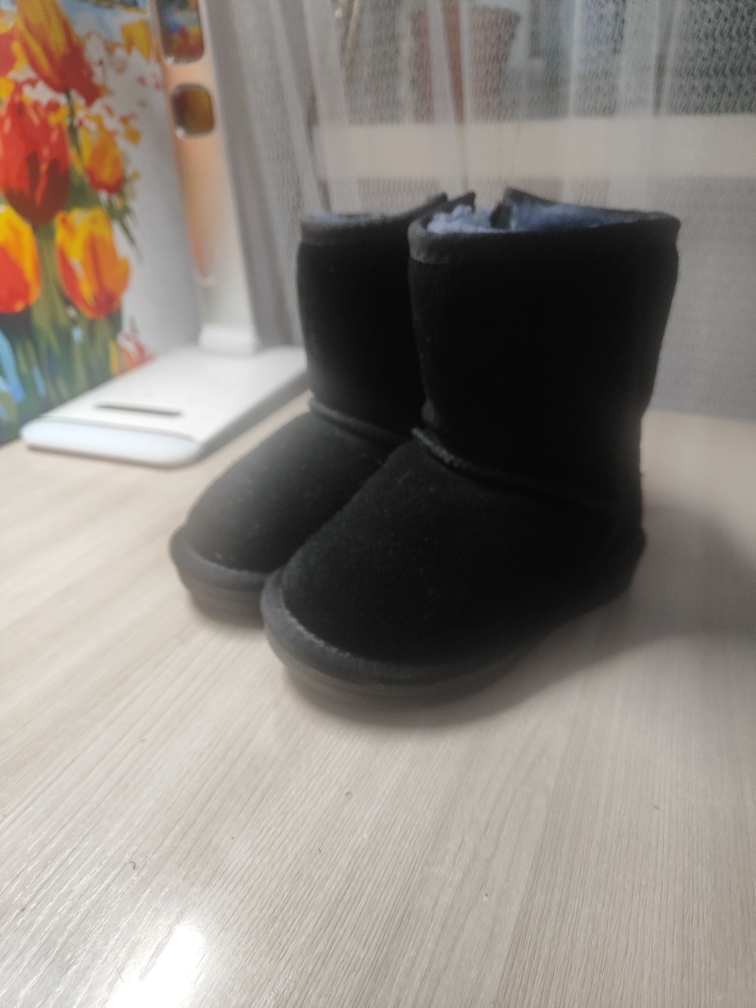 Продам детские угги