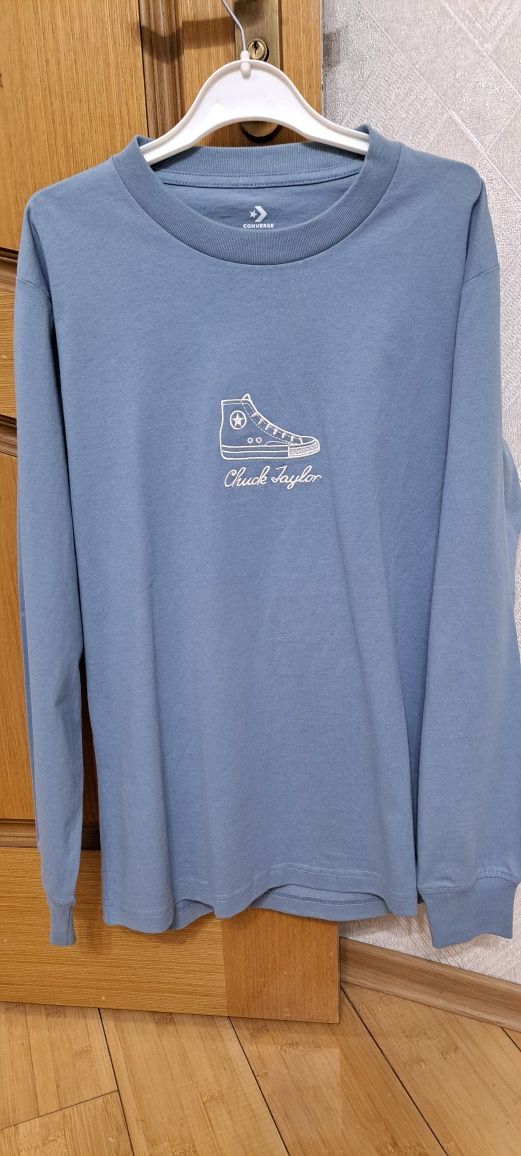 Новый лонгслив Converse. Размер S, рост 170