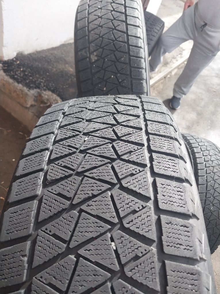 Комплект шины 235*65 R18