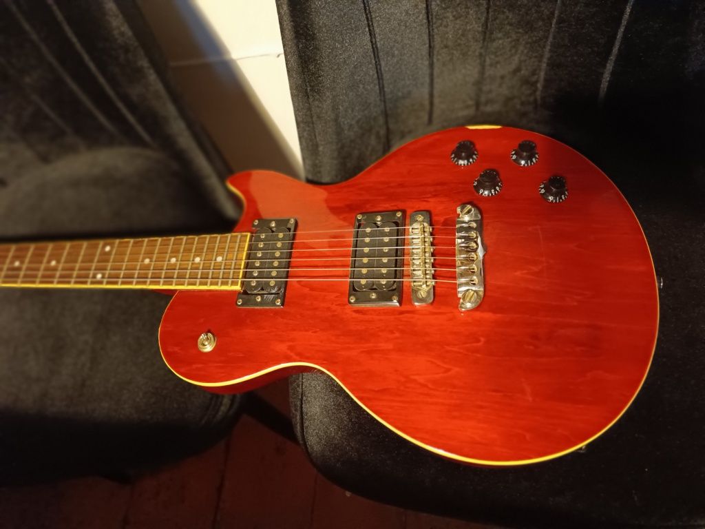 Электро гитара  aria(les paul)korea