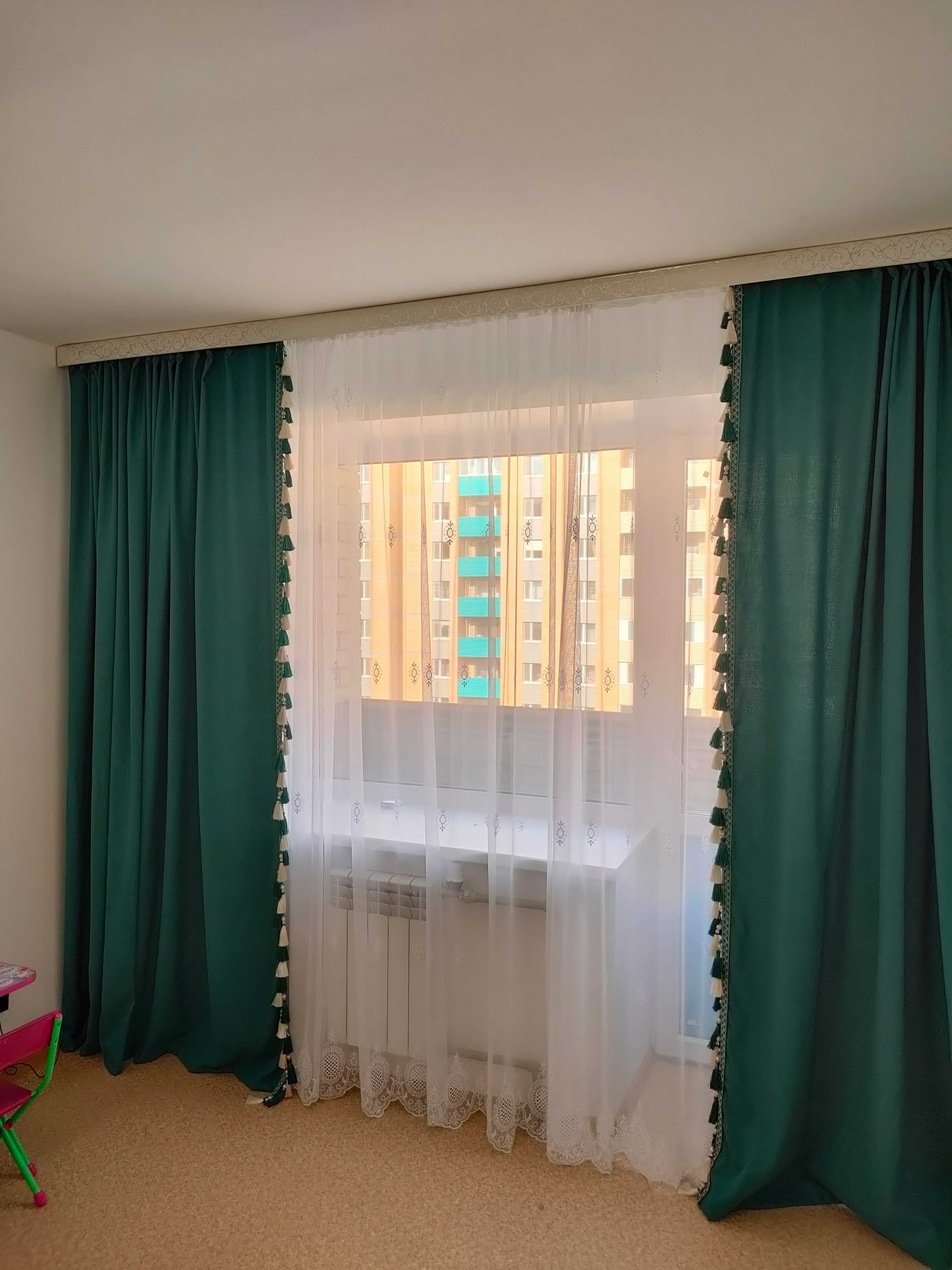 Установка потолочных карниз