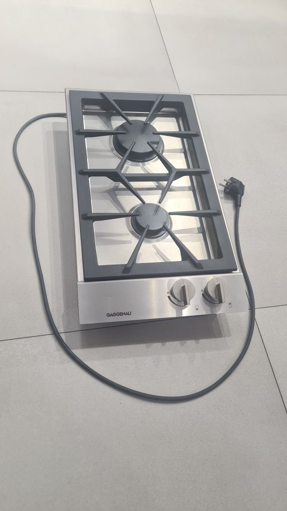 Газовая поверхность на 2 конфорки от брэнда Gaggenau.