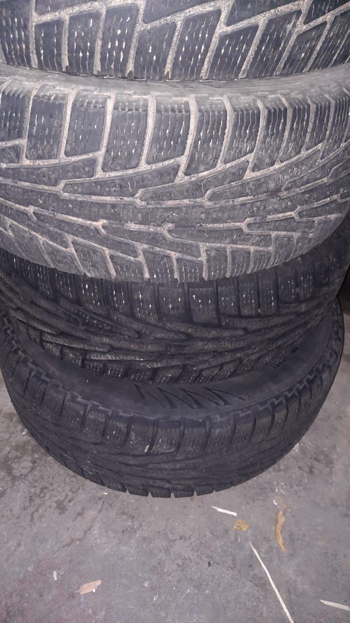 Зимние шины 265/70R 16