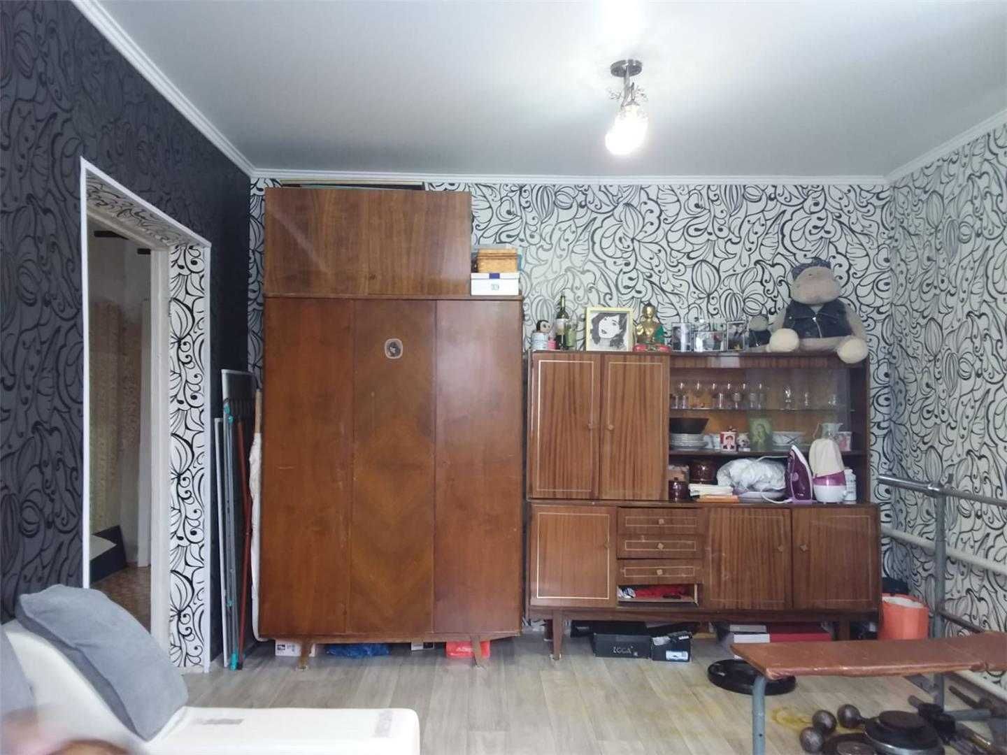Продаю 4 комнатный дом в Пришахтинске, район школы №18.