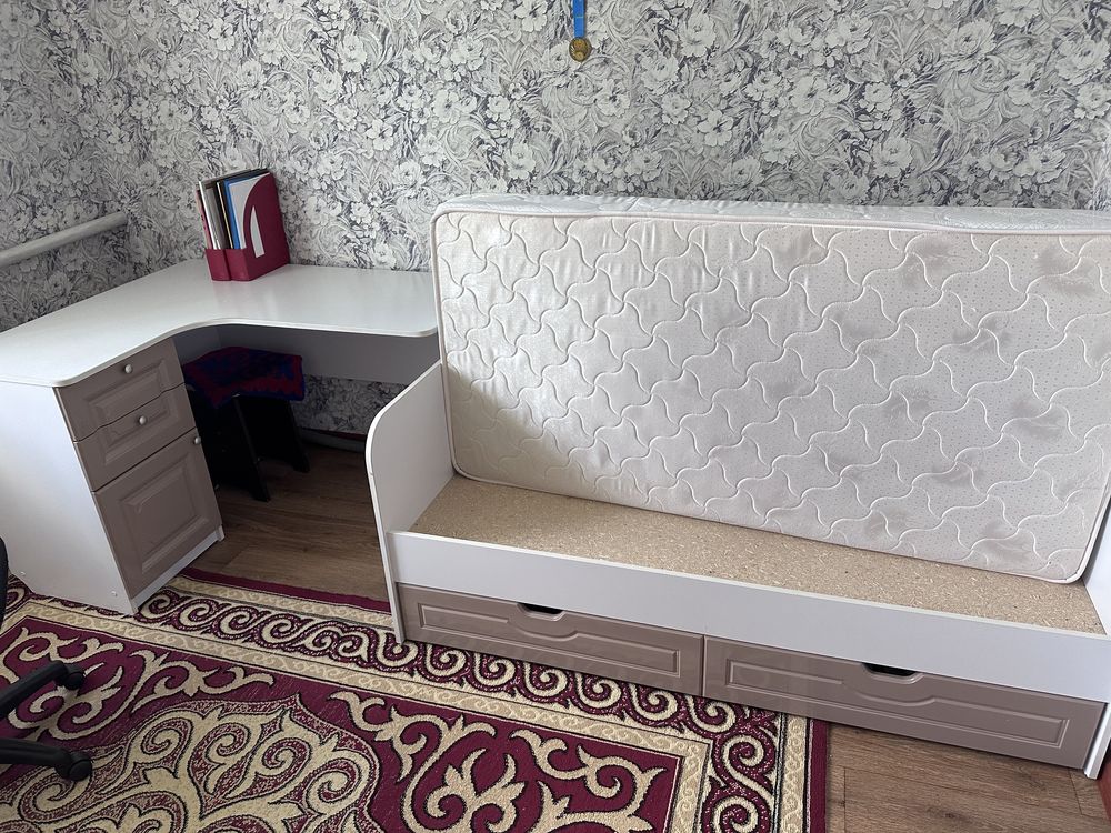 Продам детский гарнитур уни