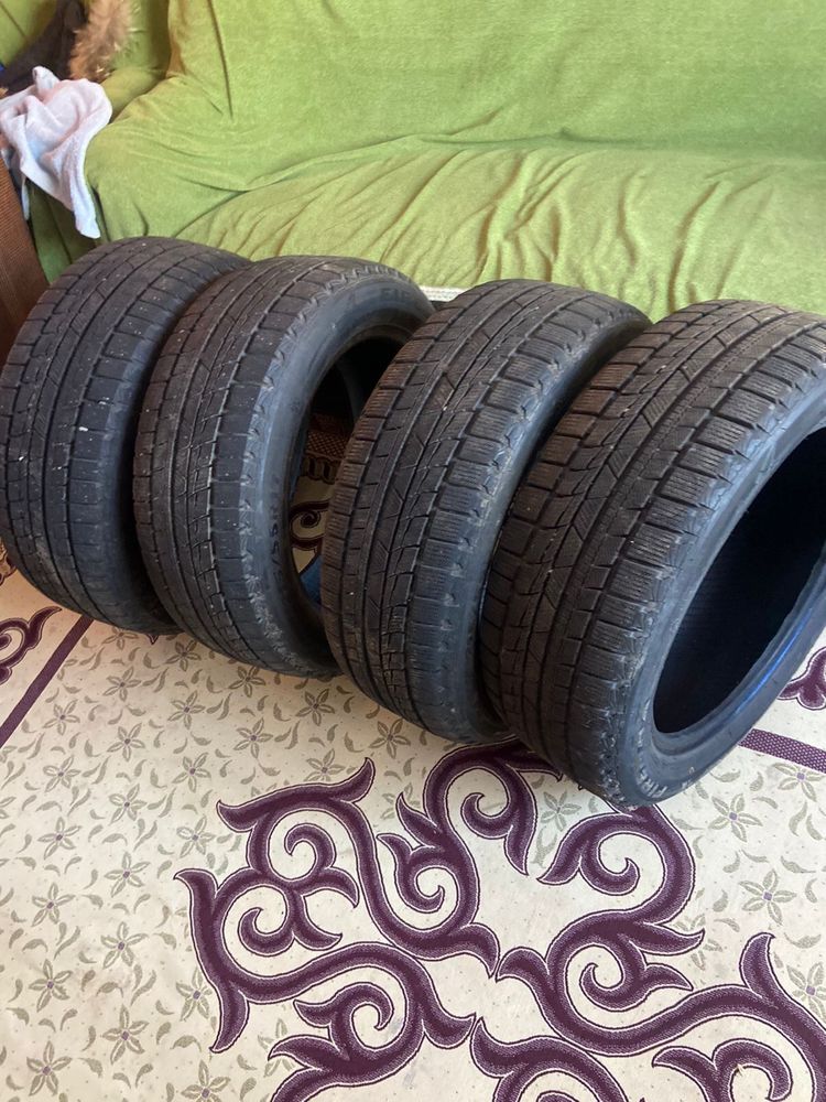 Зимнный шина R17 215/55 хорошом состояние есть торг в таразе срочно
