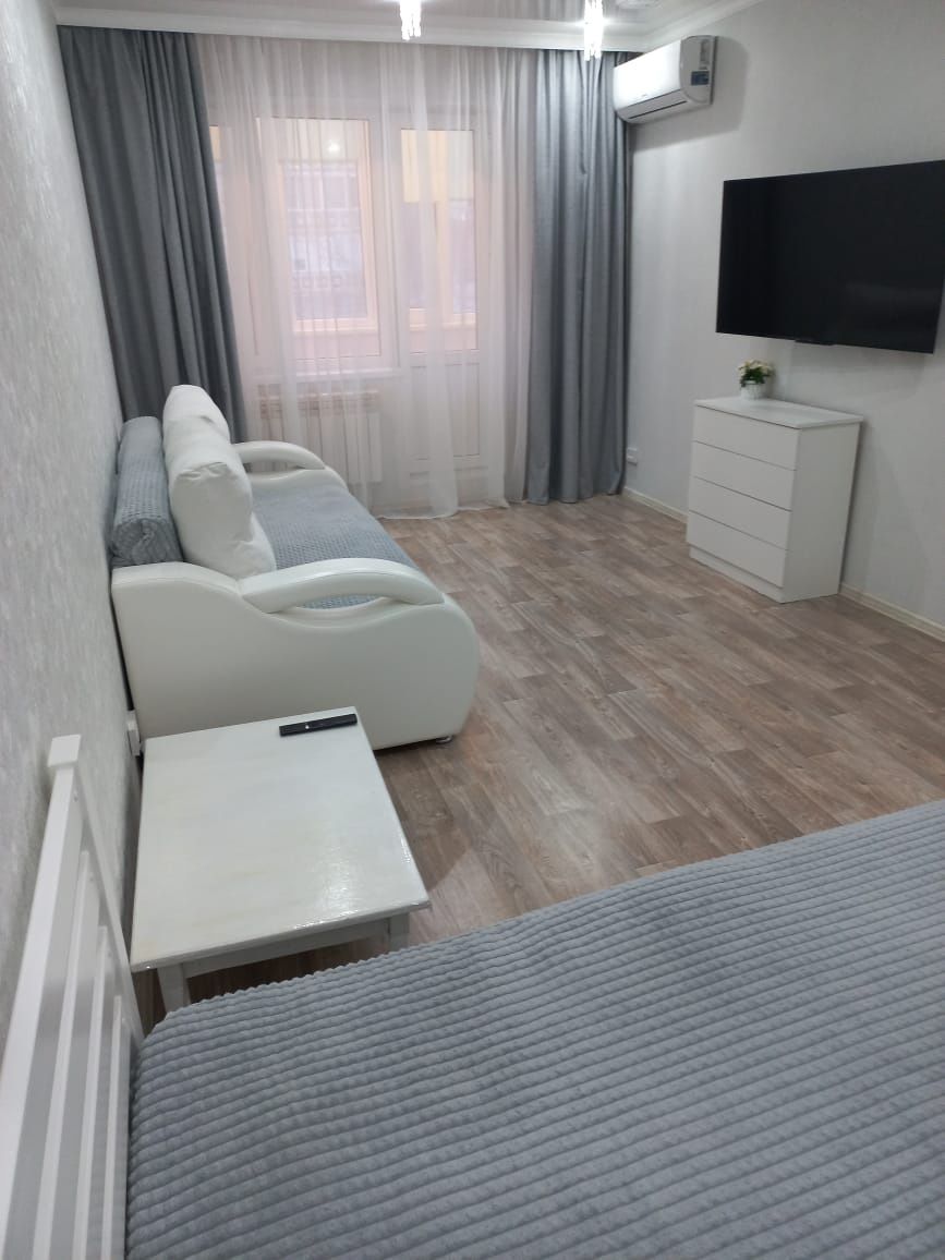 Квартиры по часам ЗКО г.Аксай 4 микр 1-2 этажи SmartTV,  Wi-Fi