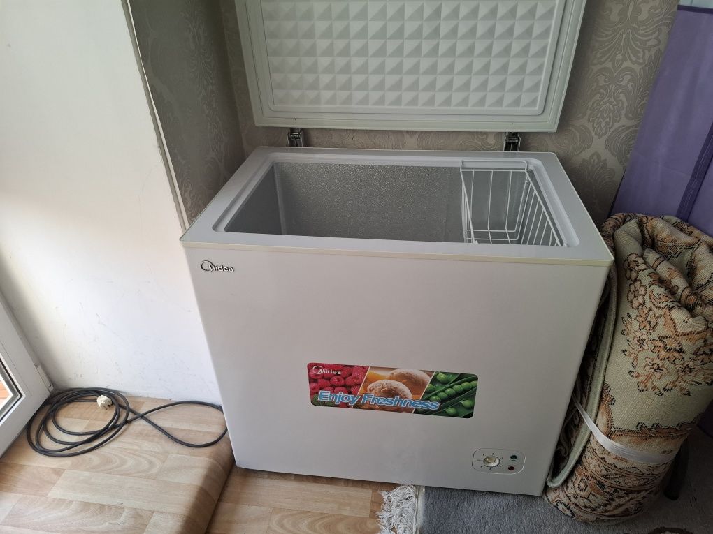 Продам морозильную камеру