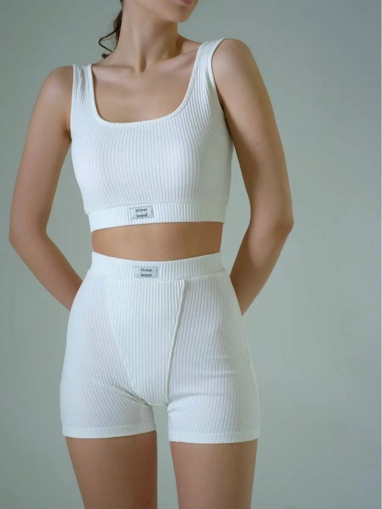 Двойка Alexander Wang и черная двойка Tom Ford