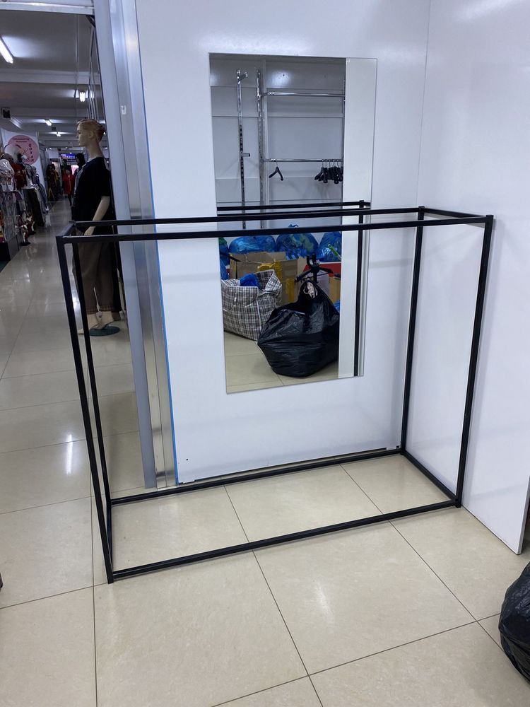 Стойка для одежды