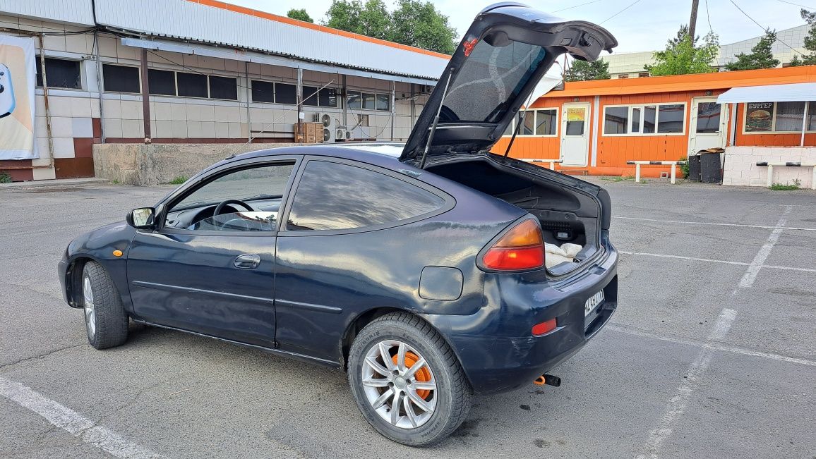 Продам Mazda 323