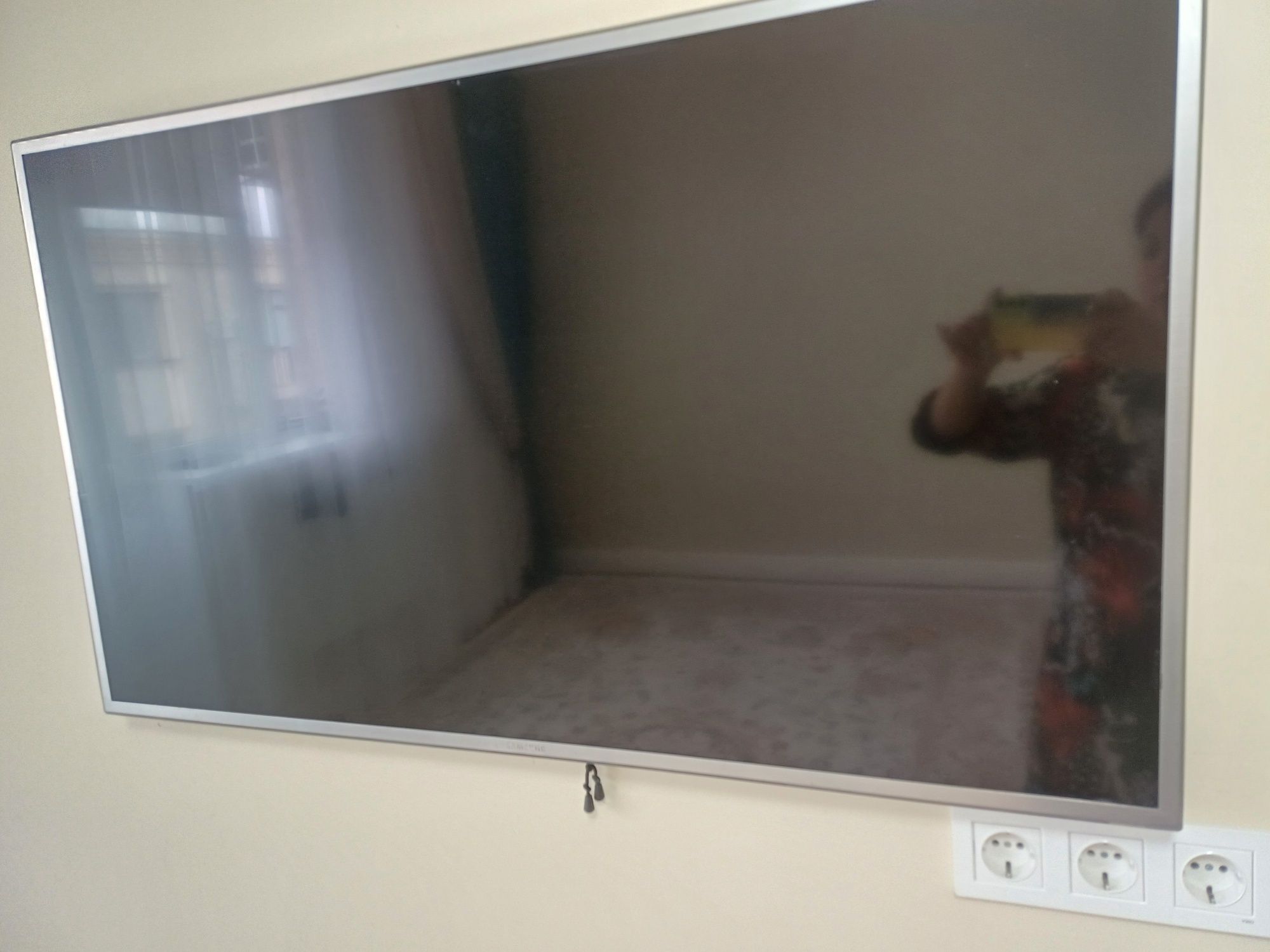 Продается бу ковры и бу телевизор.