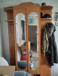 Продамприхожку нижнюю дверцу нужно сделать  бу состояние хорошее