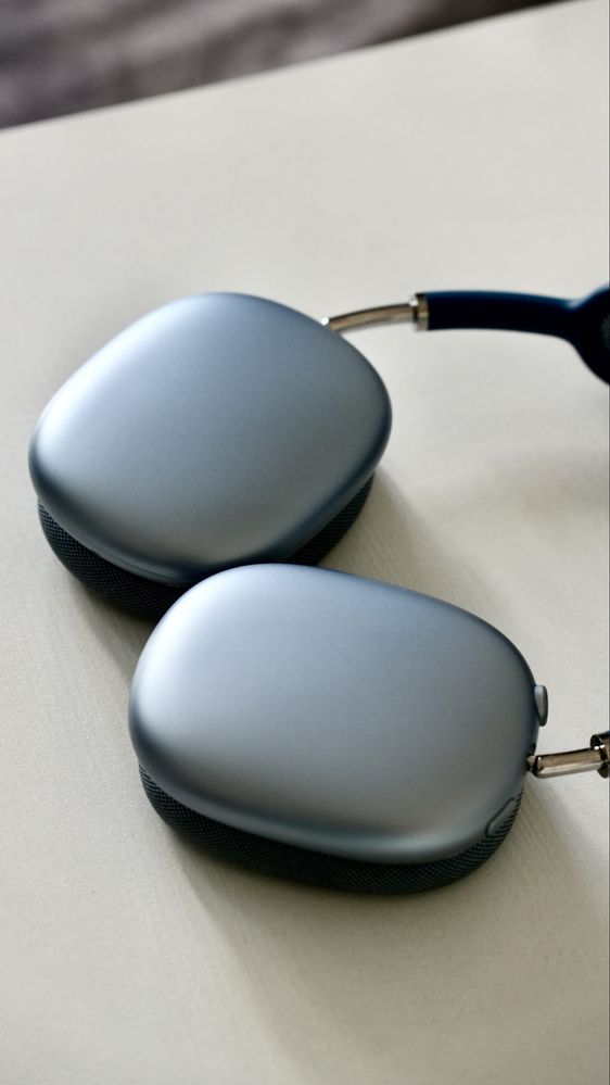 СРОЧНО Продам Airpods max(в полной комплектаций)