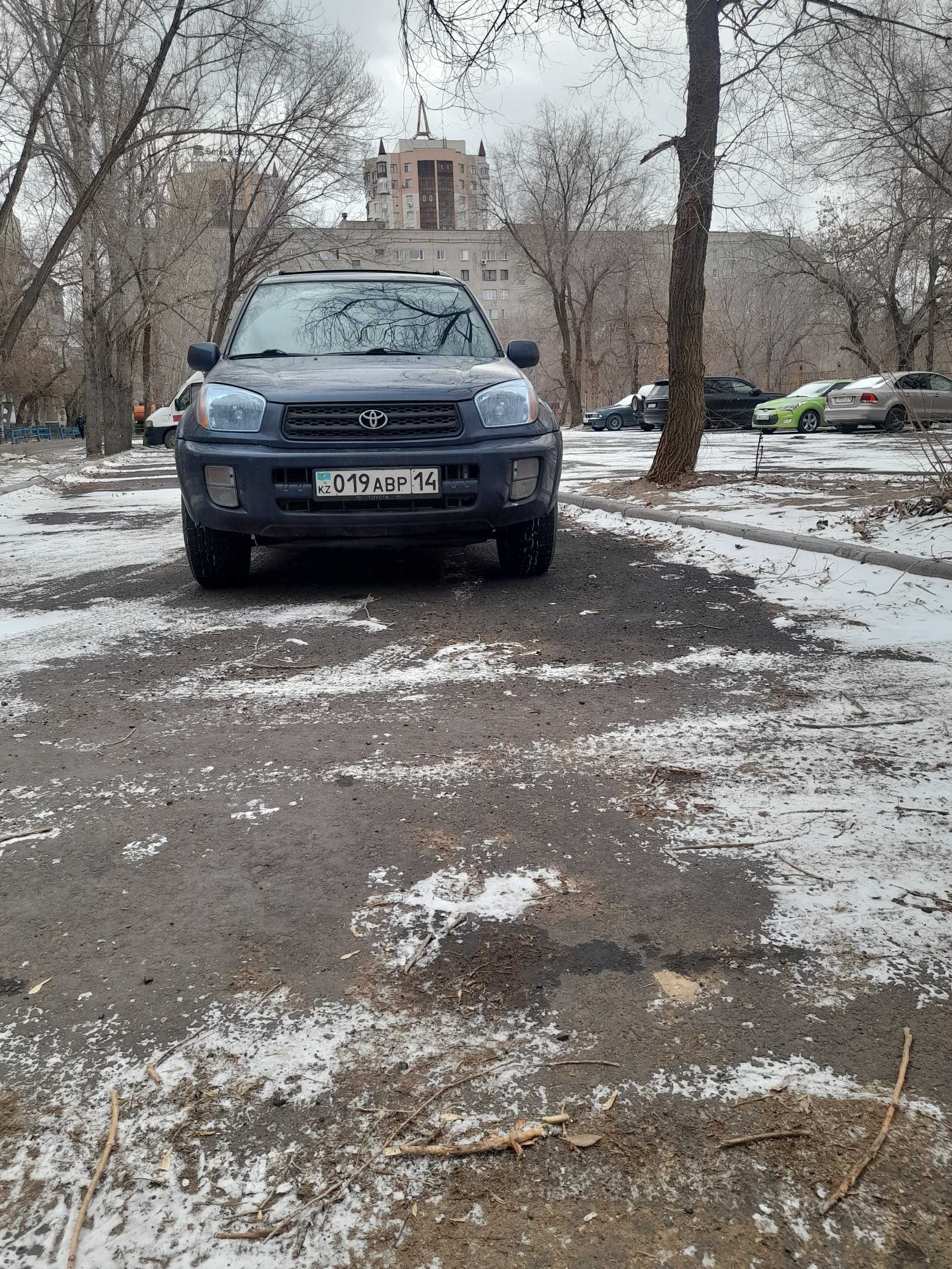 Продам           автомобиль  в отличном  состоянии РАВ  4  2002 г.в.