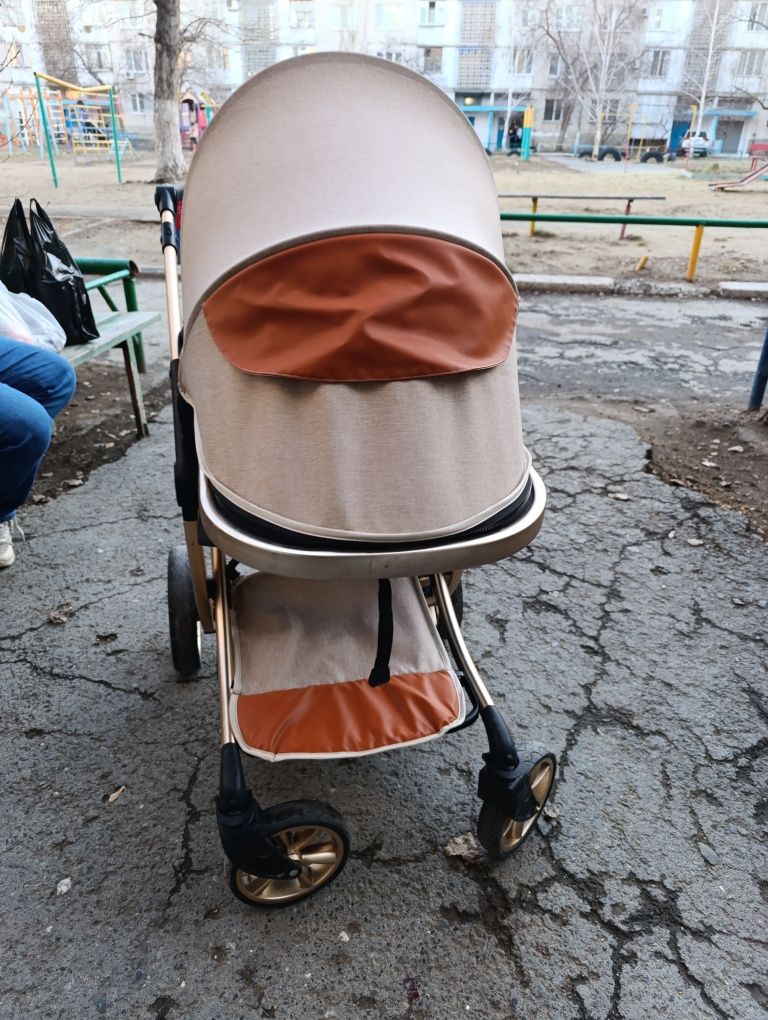 Продам коляску Амели
