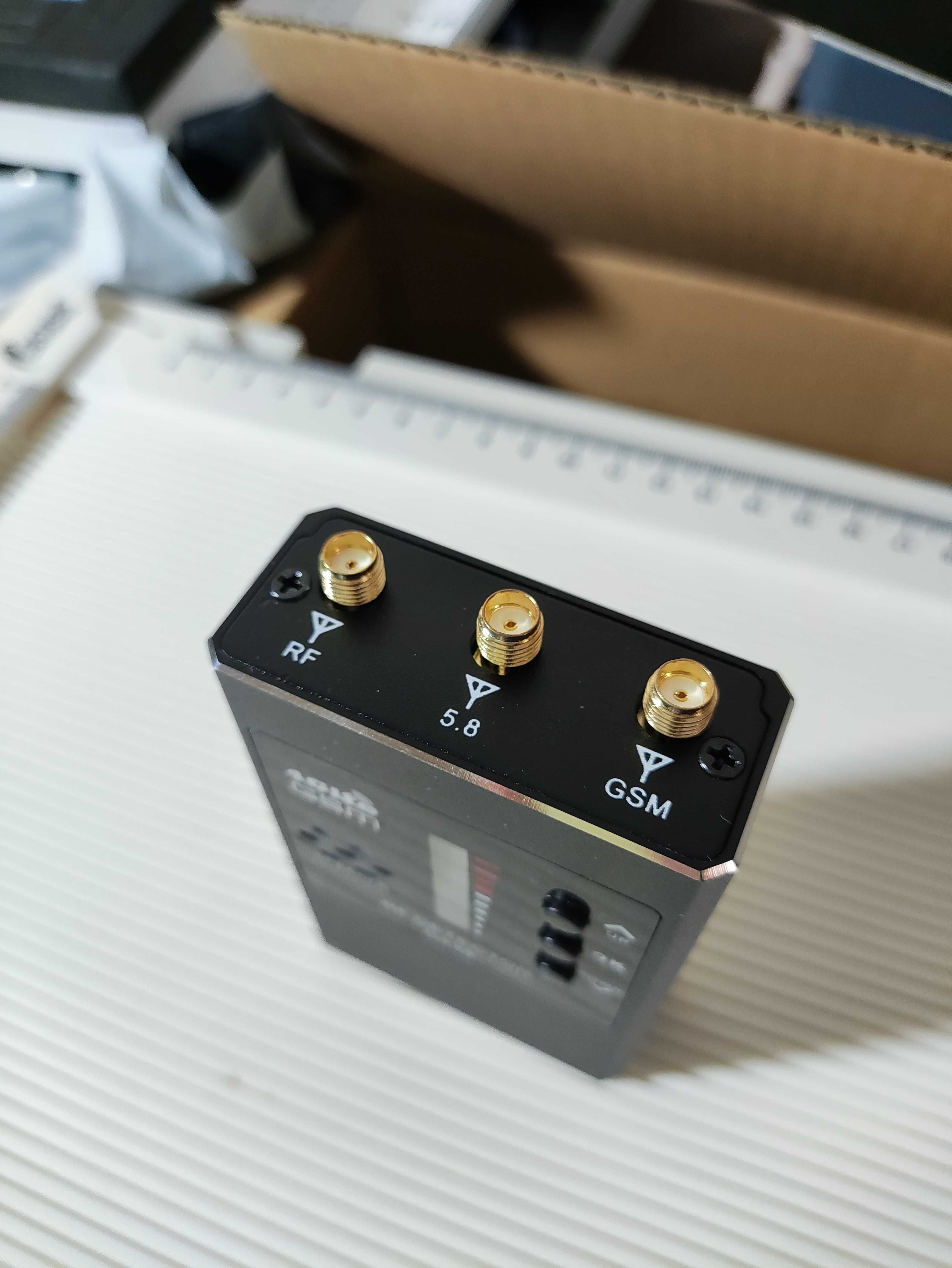 Портативный детектор скрытых устройств G638