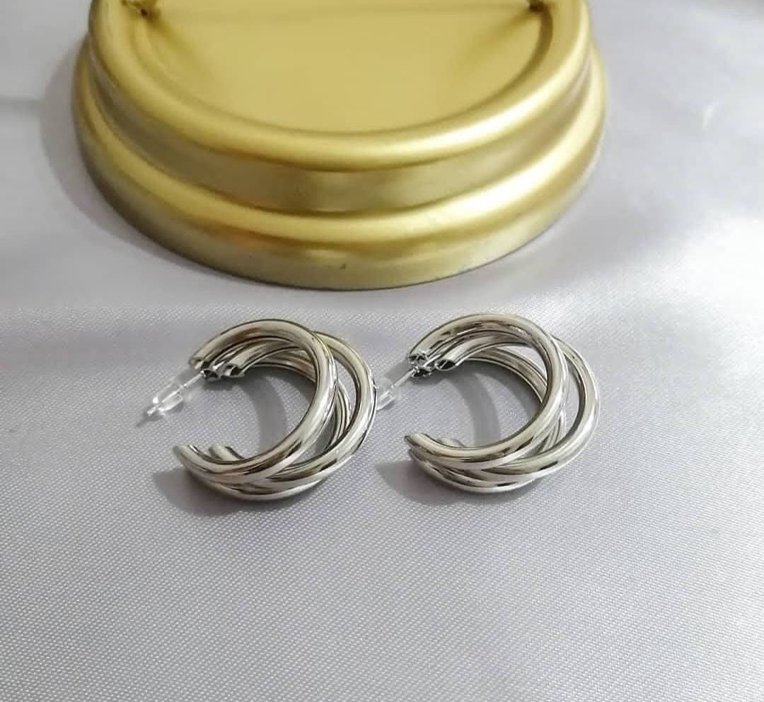 Продам титановые серёжки