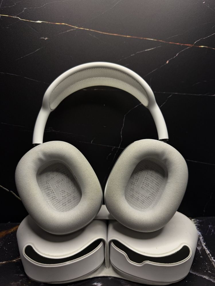 Apple AirPods MAX