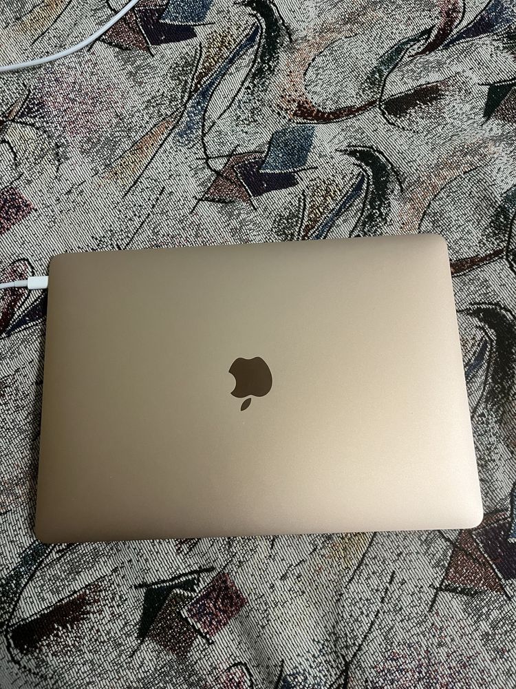 Ноутбук Apple MacBook Air 13 M1 8/256GB Gold