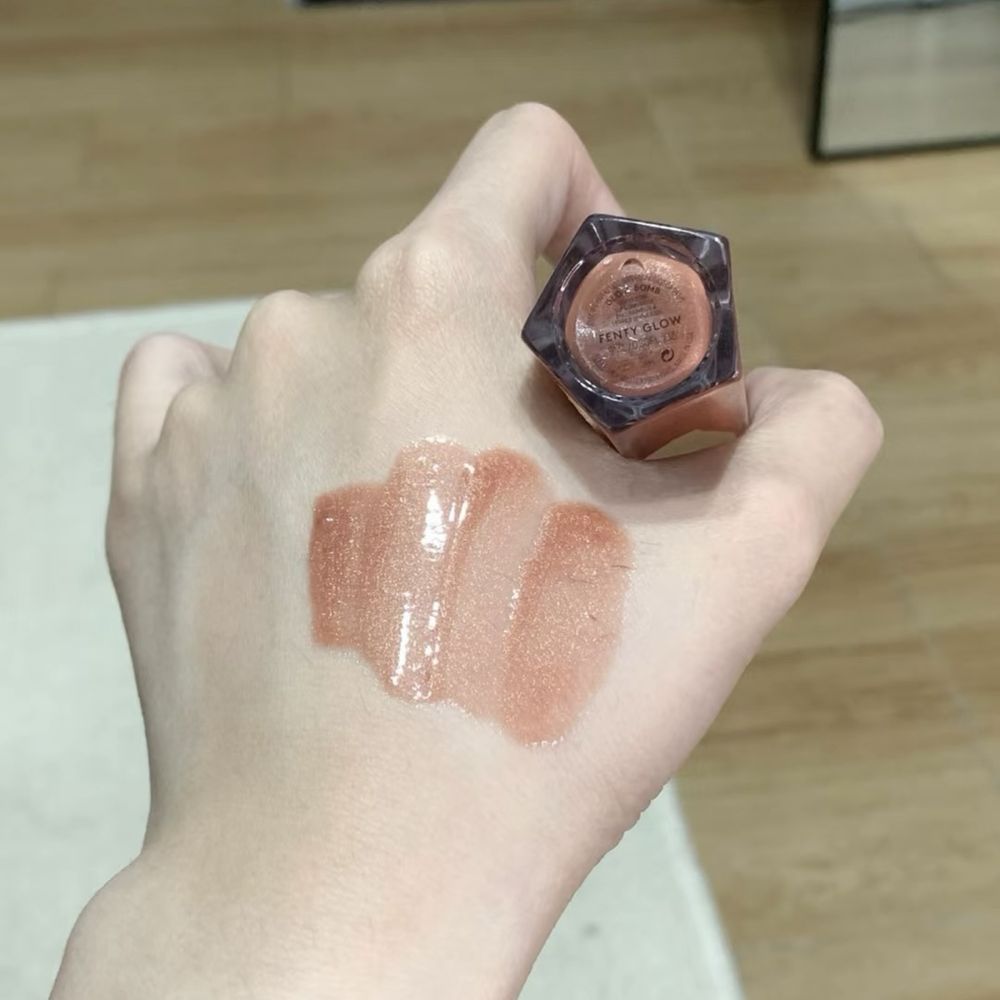 Блеск для губ Fenty Beauty оттенок 01 Fenty Glow