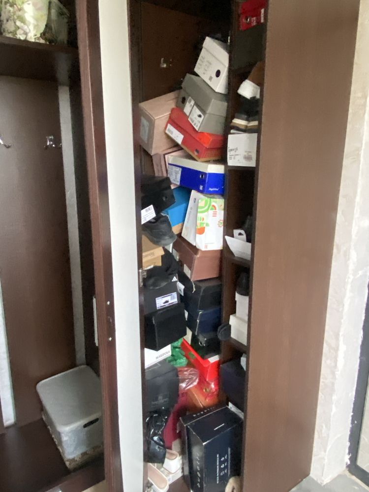 Продаеться мебель для каридора