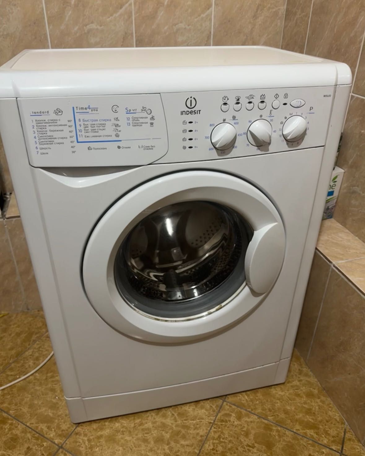Стиральная машина Indesit WISL 83