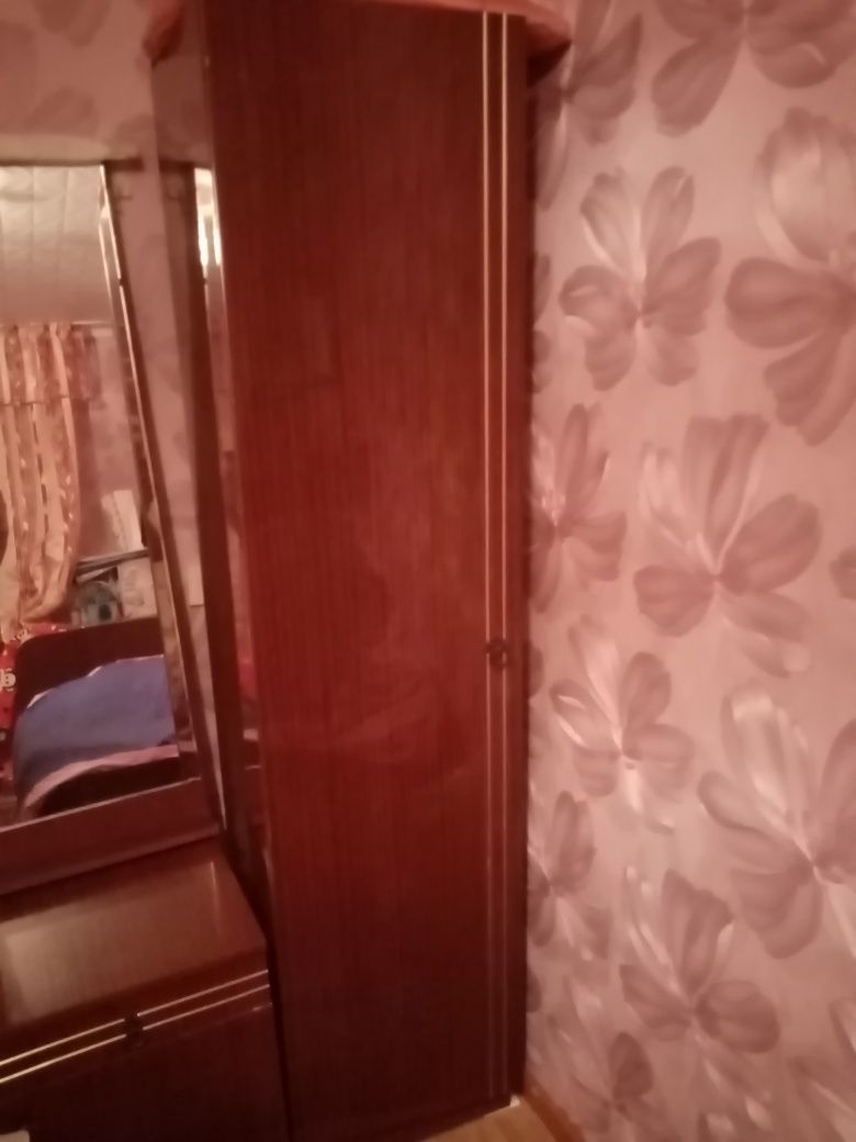 Продам тумбу и пенал