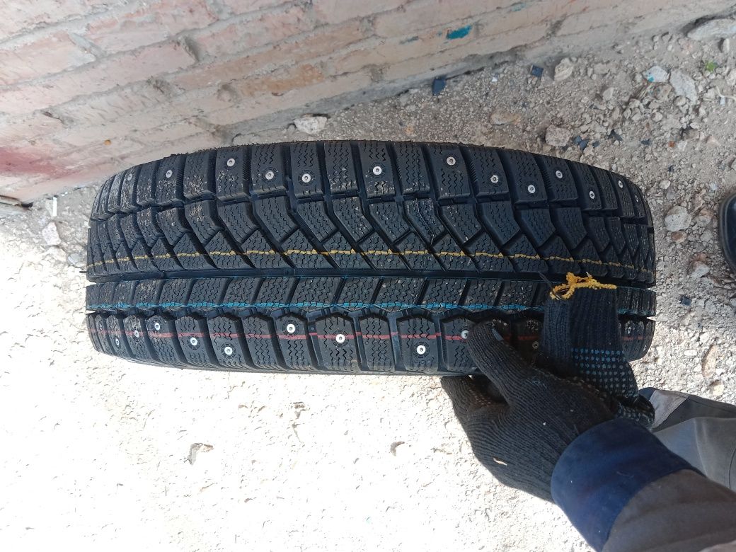 Продам резину зима 
Писать на вацап 60тыс.