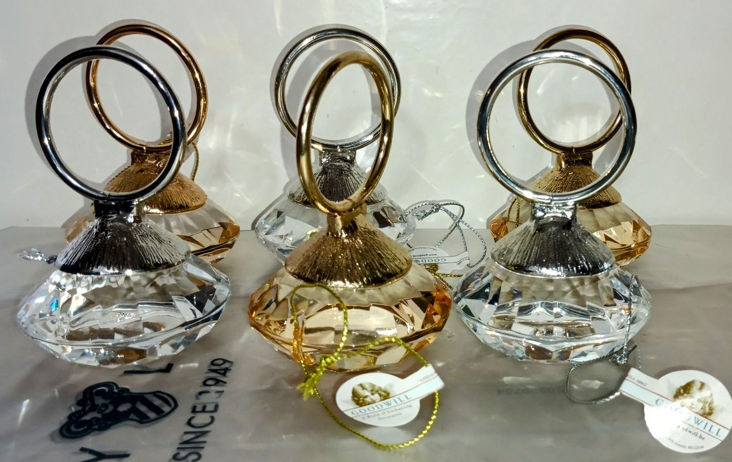 Продам фруктницу и кольца для салфеток