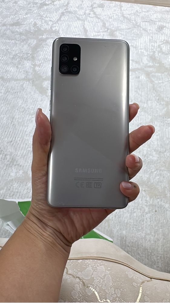 Продам Samsung А51