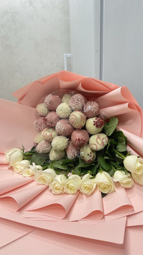 Клубника в шоколаде, букты , цветы , подарок