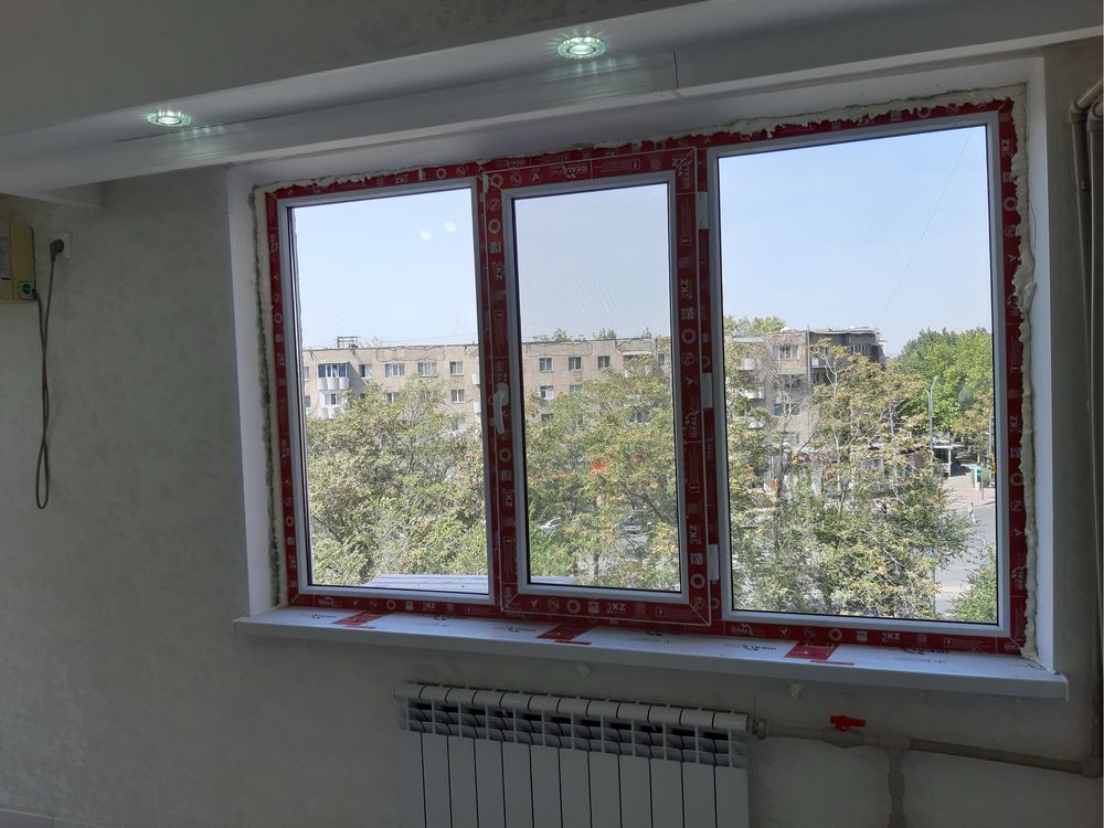 Пластиковые и Алюминиевые витражи окна двери.