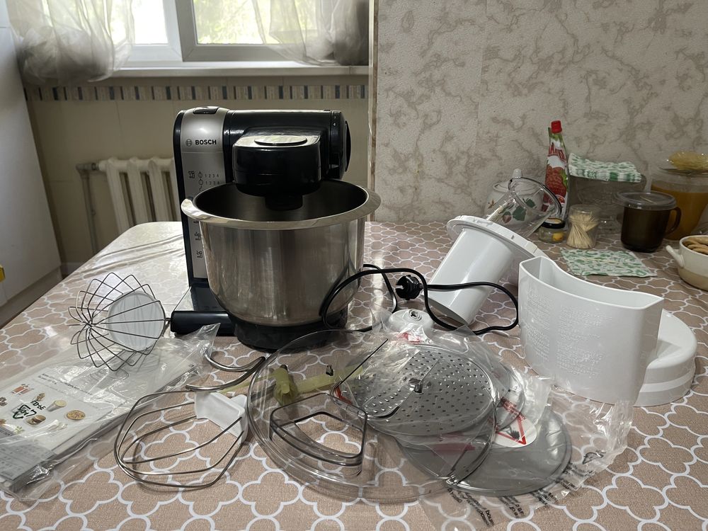 Кухонная машина BOSH 500ВТ (обьем 3,9л)