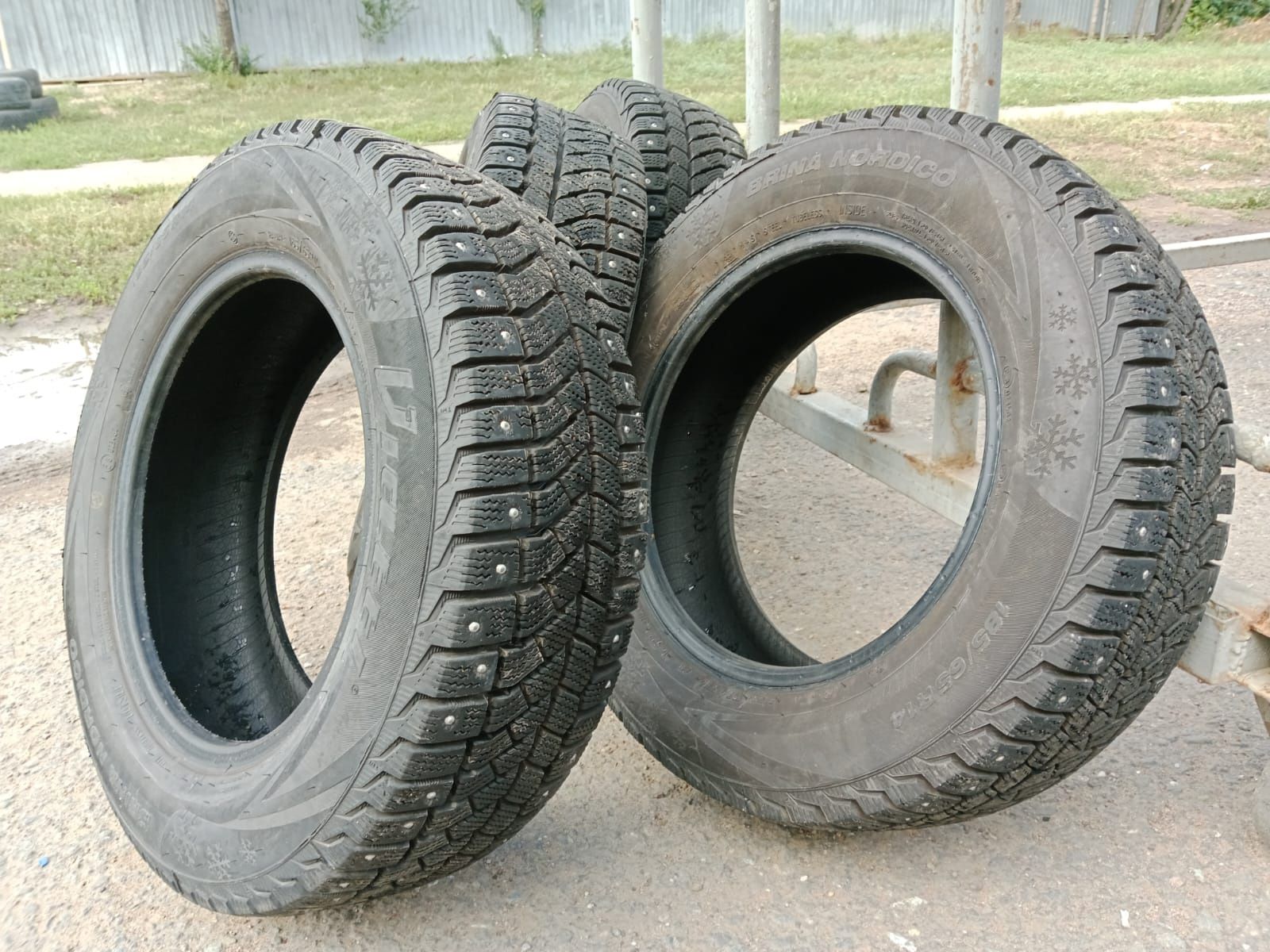 Продам зимние шины