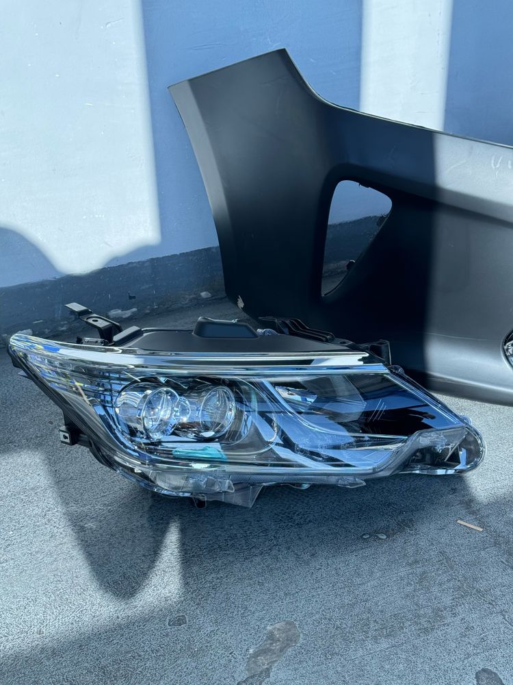 Бампер решетка Toyota Camry 55 EXCLUSIVE