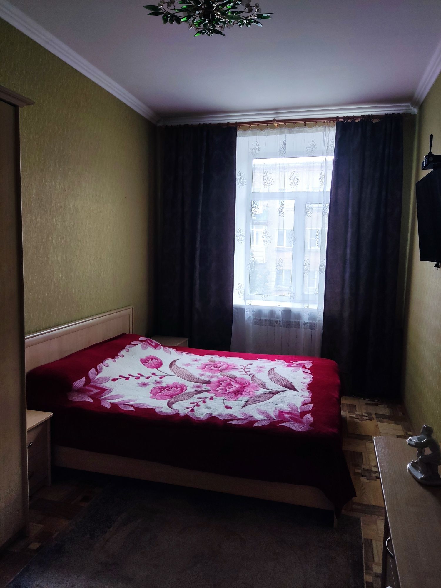 Продам 3 ком.квартиру + гараж