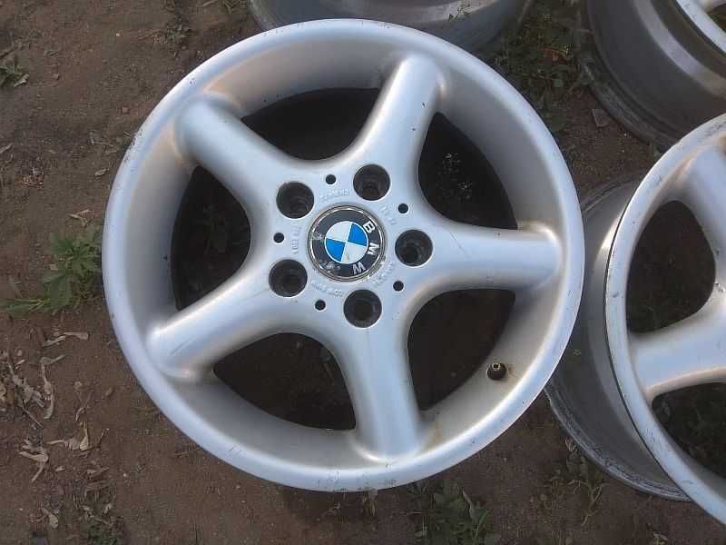 Продам оригинальные легкосплавные диски на автомашину BMW 3