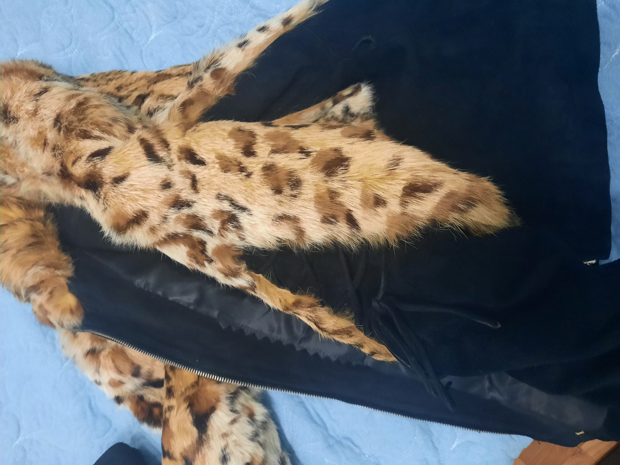 Продам куртку женскую