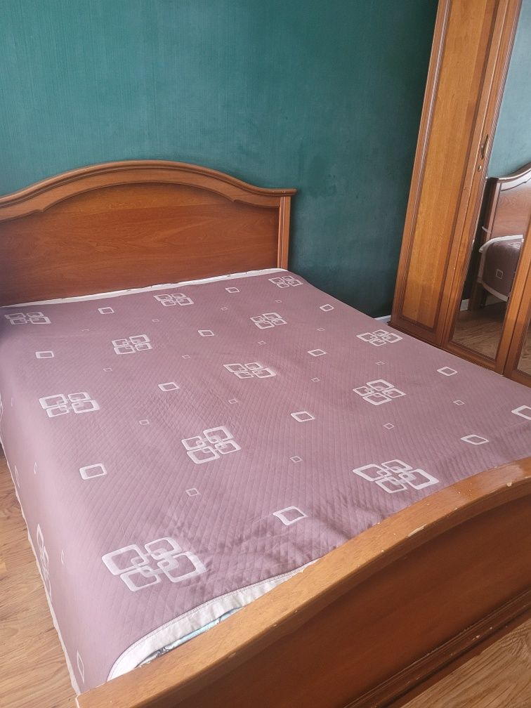 Кровать и шкаф б/у