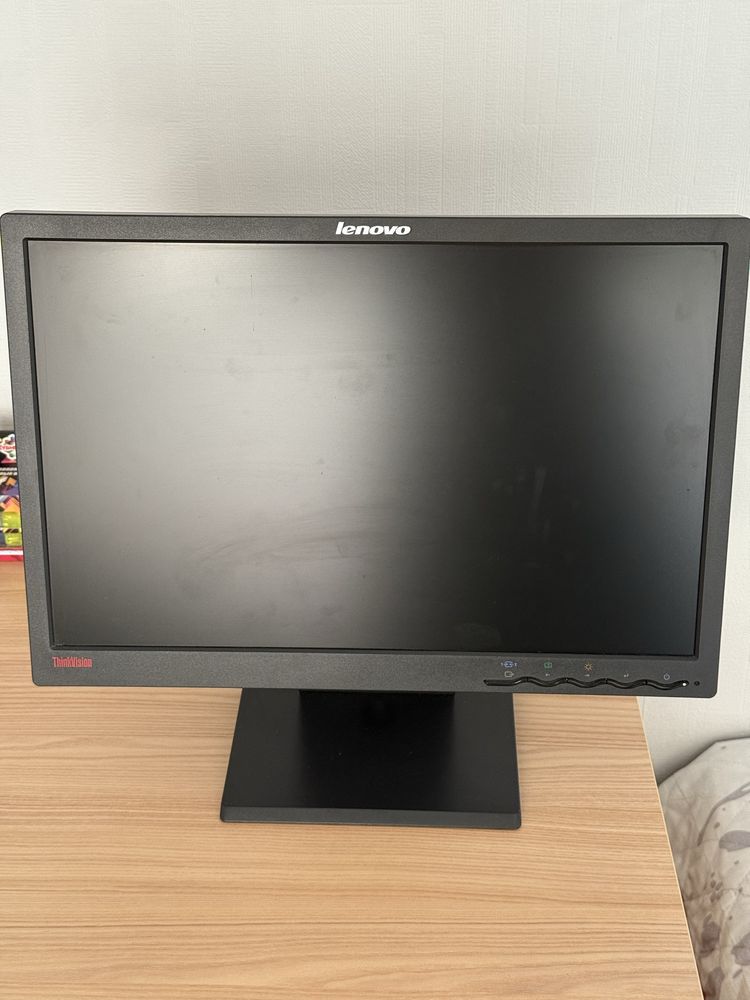 Монитор lenovo