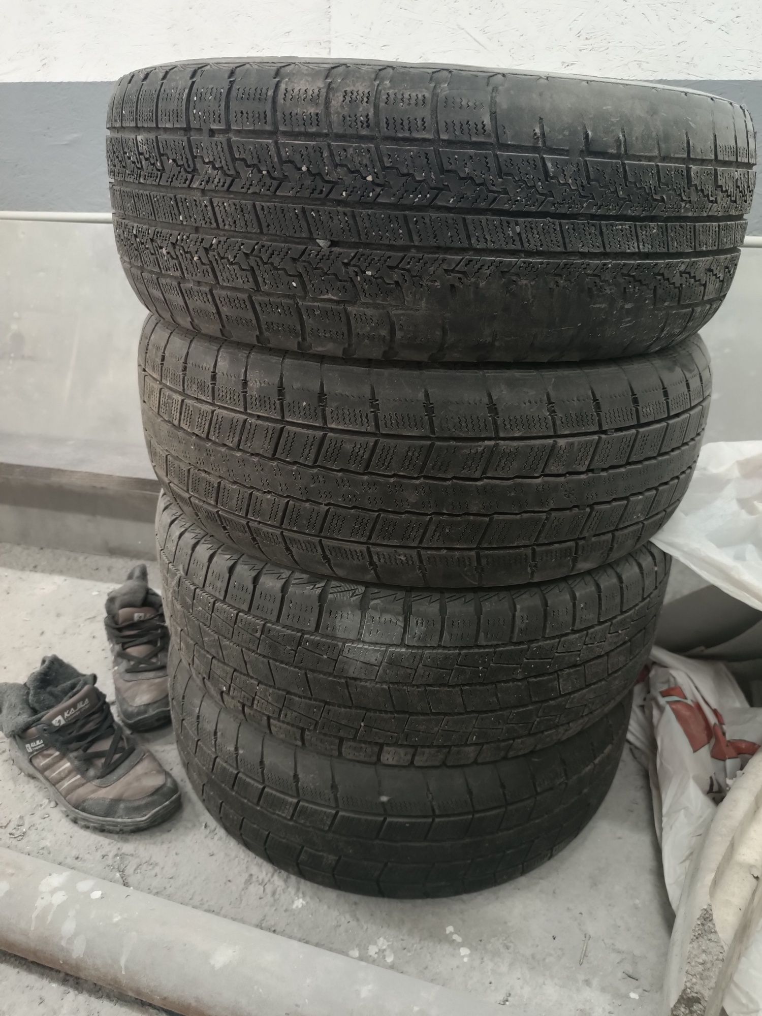 Продам шины 16 размера