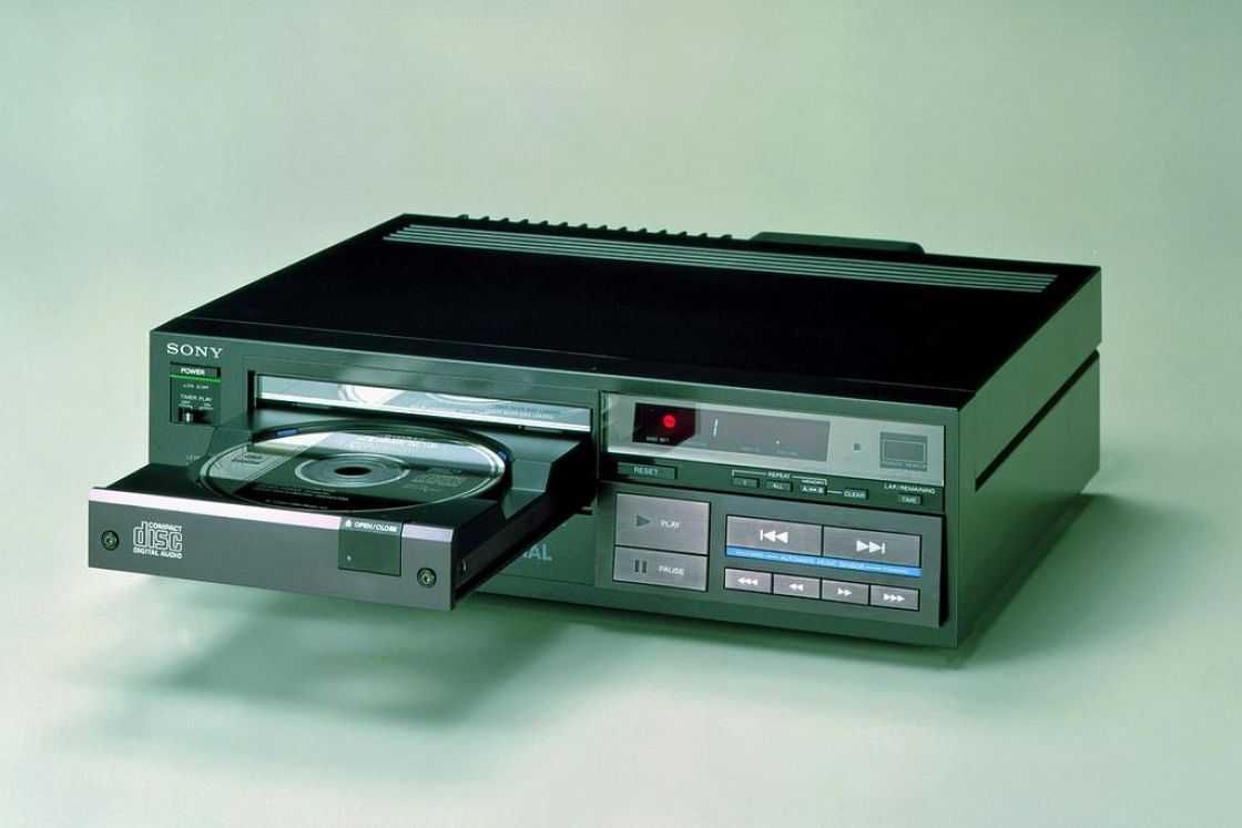 Проигрыватель компакт дисков CD-плейер Sony CDP-101