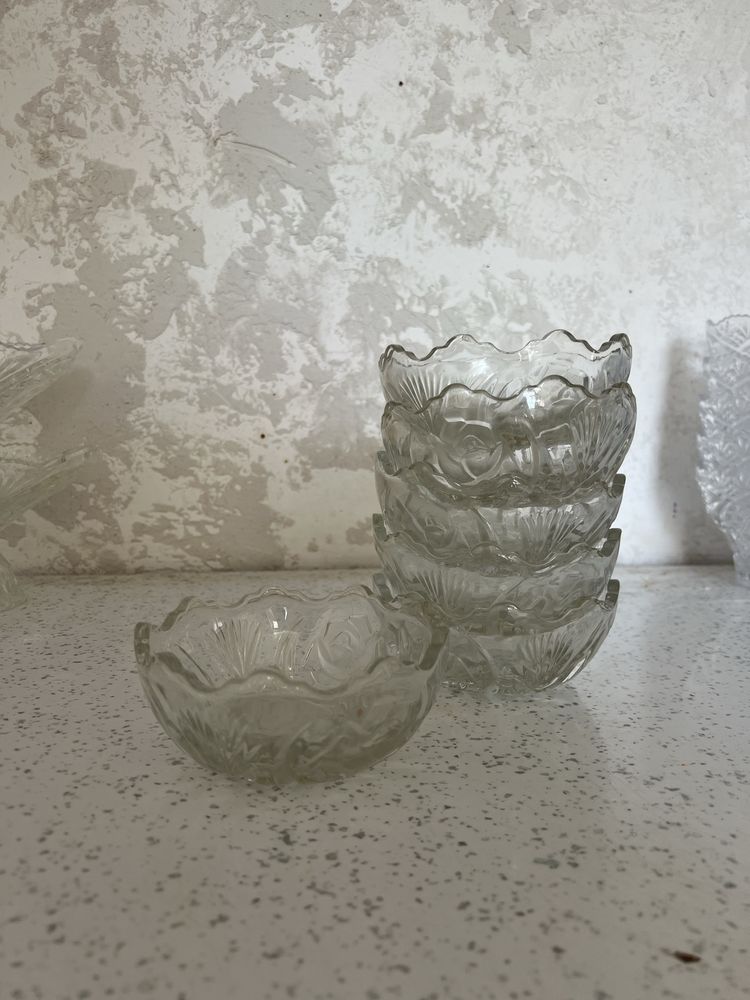 Продам стекляные салатницы и пиалы