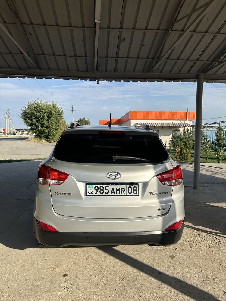 hyundai tucson 2010