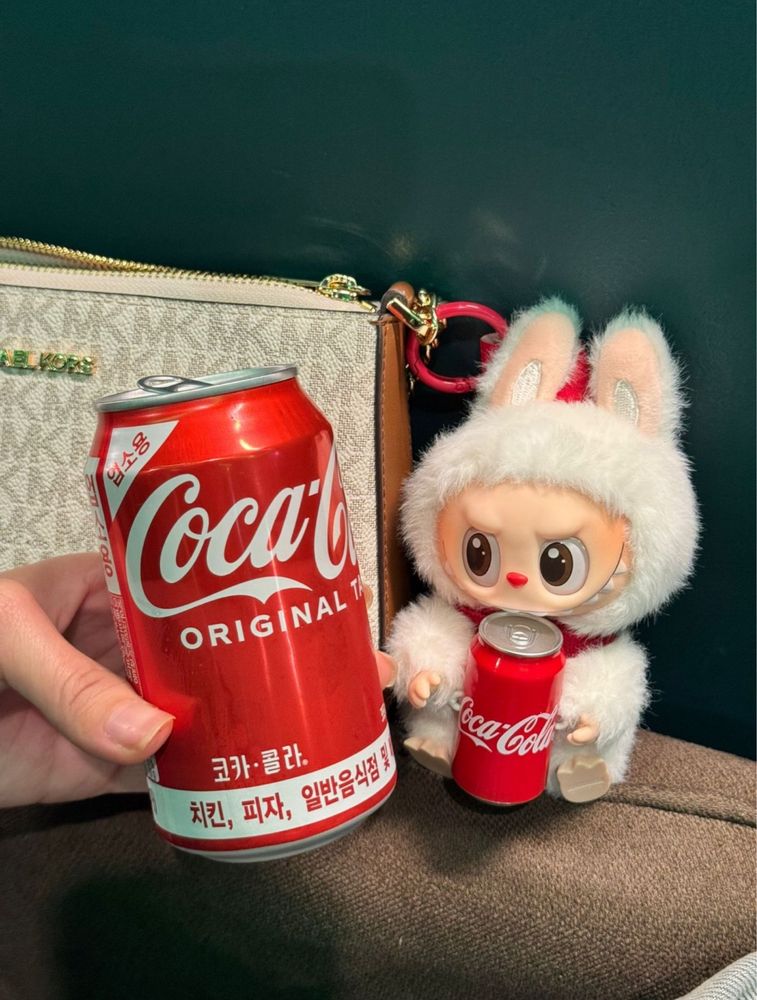 Оригинал Labubu Coca cola